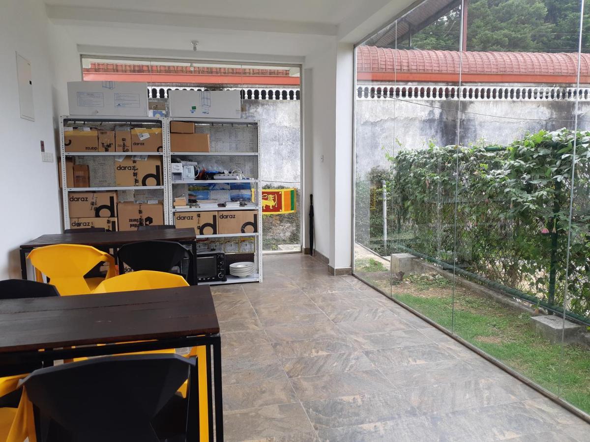 Siril Guesthouse Hostel Nuwara Eliya Exterior photo