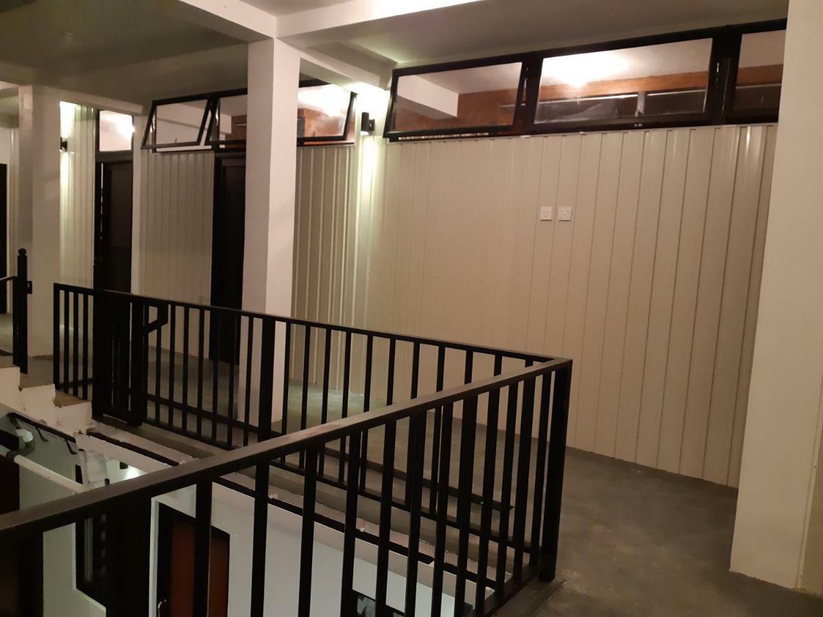Siril Guesthouse Hostel Nuwara Eliya Exterior photo